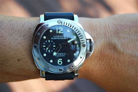 Take me to Panerai school: PAM 24 vs. 243 